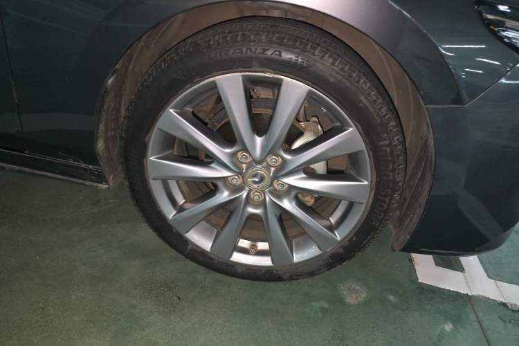 Used Mazda 3 Axela 2020 2.0L Automatic Zhiya Edition Right Front Wheel Hub
