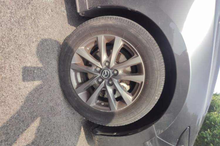 Used Mazda 3 Axela 2020 1.5L Automatic Luxury Version Right Front Wheel Hub