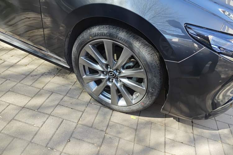 Used Mazda 3 Axela 2020 2.0L Automatic Zhiya Edition Right Front Wheel Hub