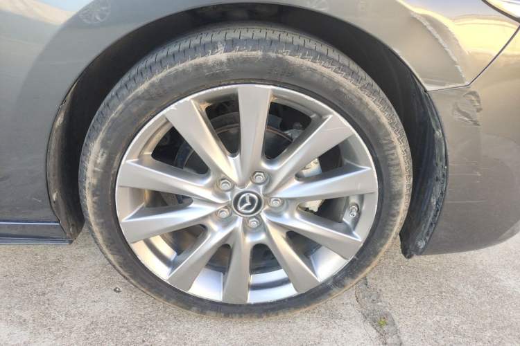 Used Mazda 3 Axela 2020 2.0L Automatic Zhiya Edition Right Front Wheel Hub