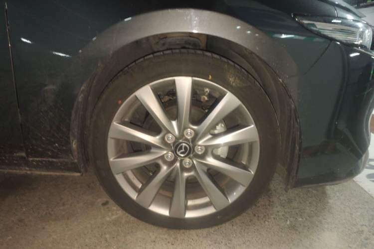 Used Mazda 3 Axela 2020 2.0L Automatic Zhiya Edition Right Front Wheel Hub