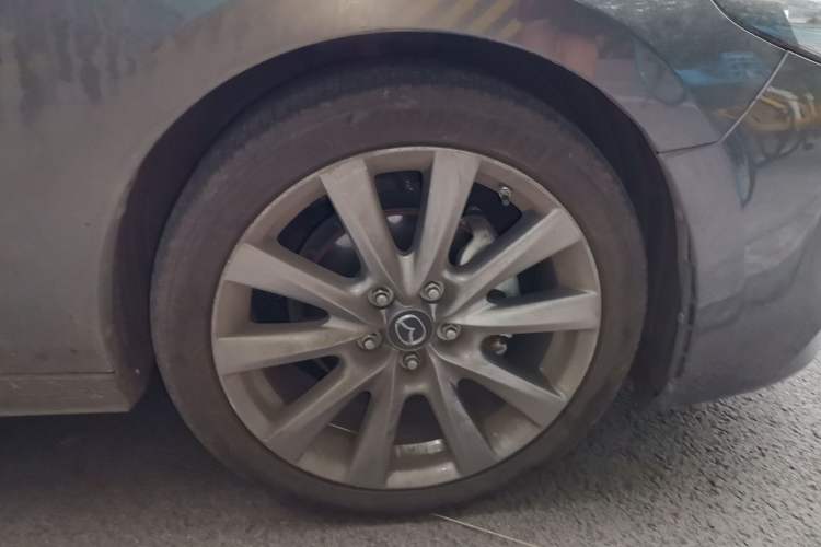 Used Mazda 3 Axela 2020 2.0L Automatic Zhiya Edition Right Front Wheel Hub