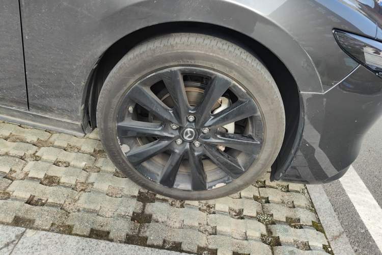 Used Mazda 3 Axela 2020 2.0L Automatic Zhiya Edition Right Front Wheel Hub