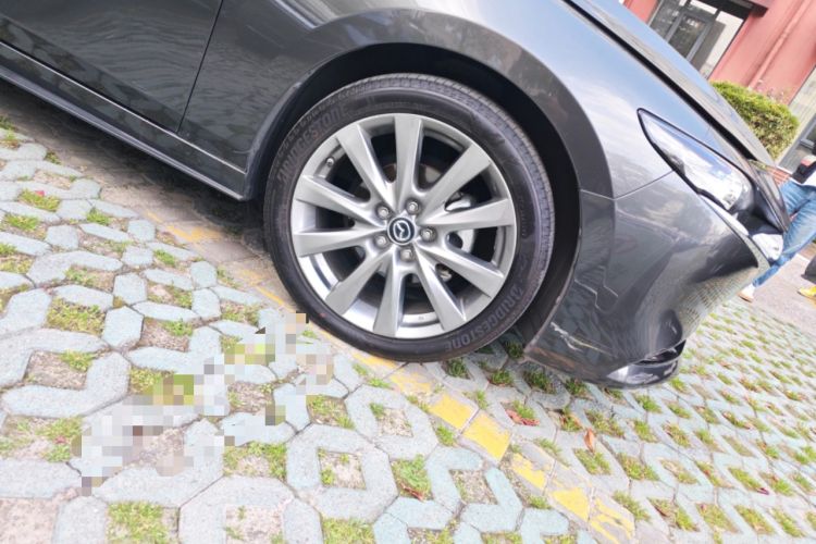 Used Mazda 3 Axela 2020 2.0L Automatic Zhiya Edition Right Front Wheel Hub