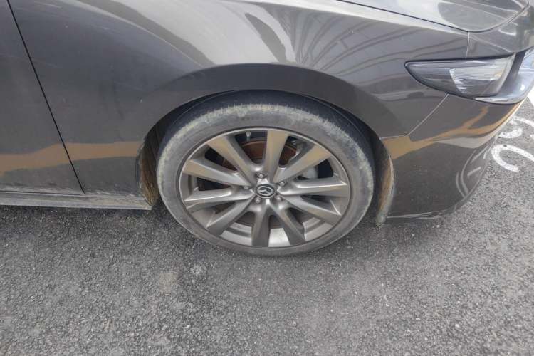 Used Mazda 3 Axela 2020 2.0L Automatic Zhiya Edition Right Front Wheel Hub