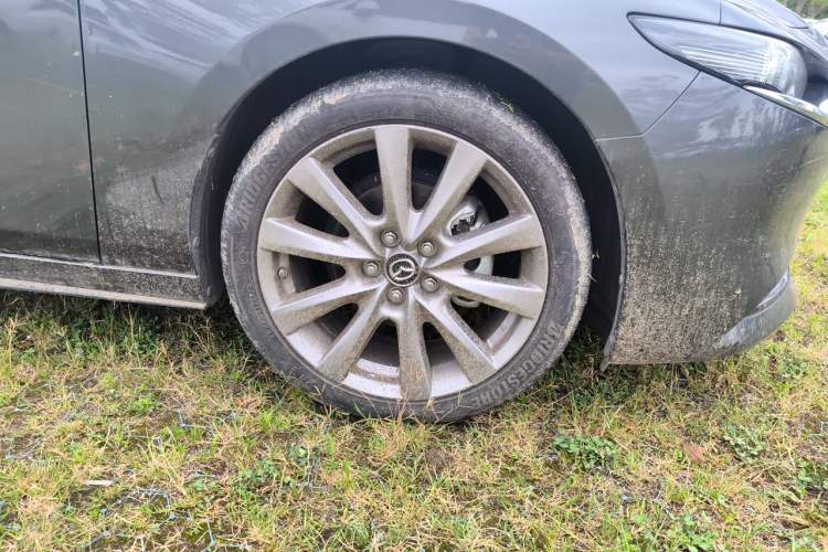 Used Mazda 3 Axela 2020 2.0L Automatic Zhiya Edition Right Front Wheel Hub