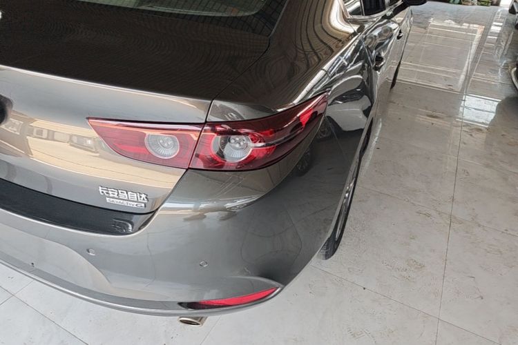 Used Mazda 3 Axela 2020 1.5L Automatic ZhiMei Edition Right Rear Taillight