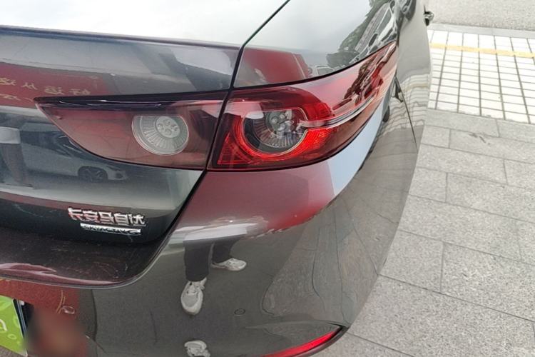 Used Mazda 3 Axela 2020 1.5L Automatic ZhiMei Edition Right Rear Taillight