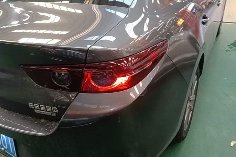 Used Mazda 3 Axela 2020 1.5L Automatic ZhiMei Edition Right Rear Taillight