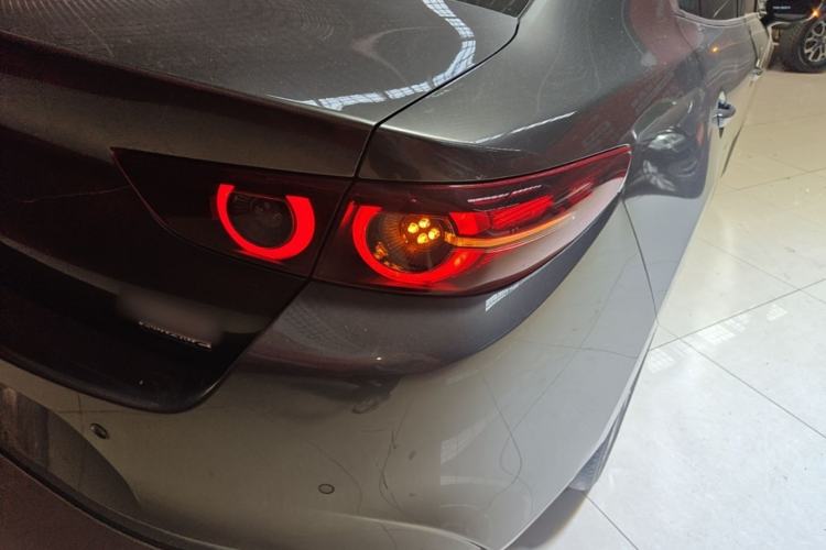 Used Mazda 3 Axela 2020 2.0L Automatic Zhiya Edition Right Rear Taillight