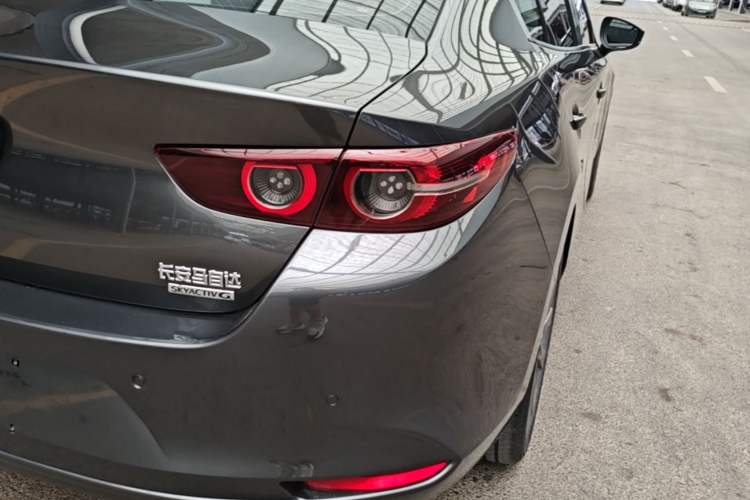 Used Mazda 3 Axela 2020 2.0L Automatic Zhiya Edition Right Rear Taillight