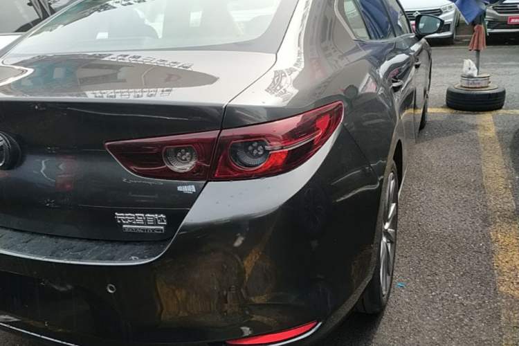 Used Mazda 3 Axela 2020 2.0L Automatic Zhiya Edition Right Rear Taillight