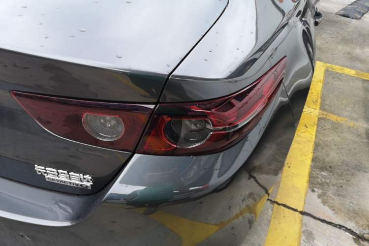 Used Mazda 3 Axela 2020 1.5L Automatic ZhiMei Edition Right Rear Taillight