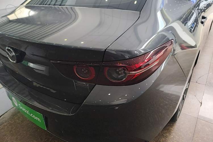 Used Mazda 3 Axela 2020 2.0L Automatic Luxury Version Right Rear Taillight