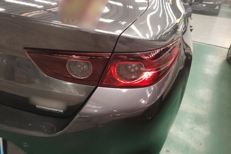 Used Mazda 3 Axela 2020 1.5L Automatic ZhiMei Edition Right Rear Taillight