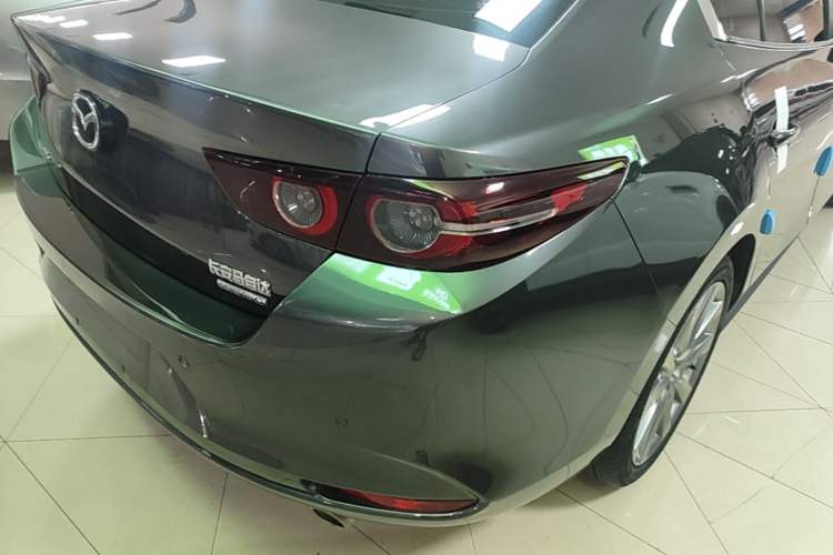 Used Mazda 3 Axela 2020 2.0L Automatic Zhiya Edition Right Rear Taillight