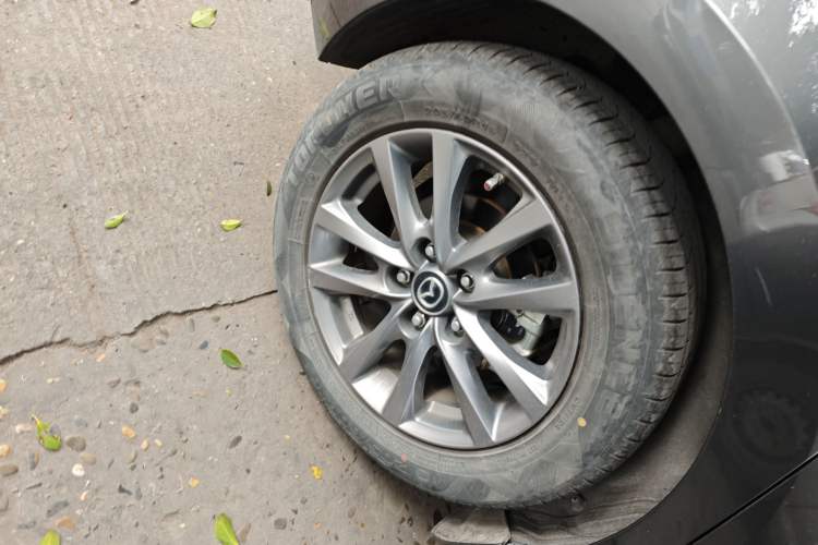 Used Mazda 3 Axela 2020 1.5L Automatic Luxury Version Right Rear Wheel Hub