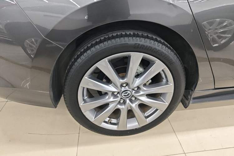 Used Mazda 3 Axela 2020 2.0L Automatic Zhiya Edition Right Rear Wheel Hub