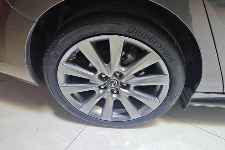 Used Mazda 3 Axela 2020 2.0L Automatic Zhiya Edition Right Rear Wheel Hub