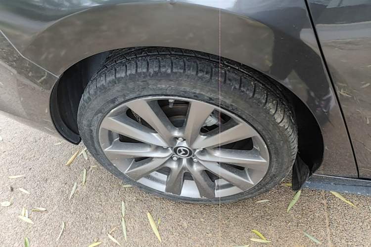 Used Mazda 3 Axela 2020 2.0L Automatic Zhiya Edition Right Rear Wheel Hub