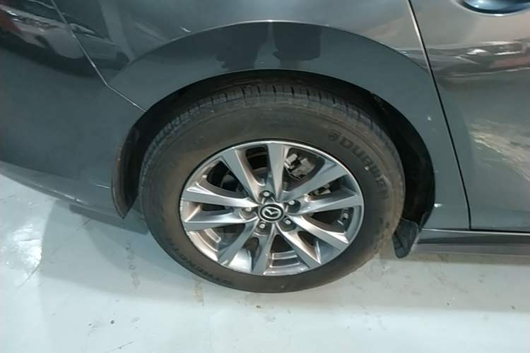Used Mazda 3 Axela 2020 1.5L Automatic ZhiMei Edition Right Rear Wheel Hub