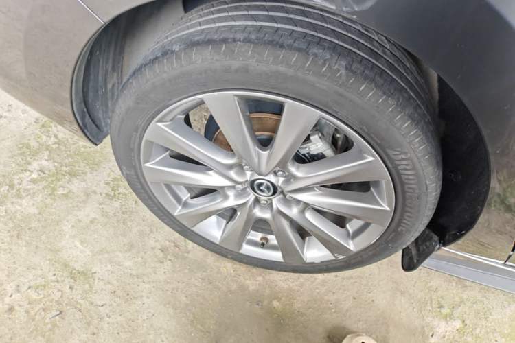 Used Mazda 3 Axela 2020 2.0L Automatic Zhiya Edition Right Rear Wheel Hub
