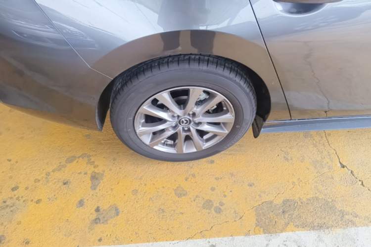 Used Mazda 3 Axela 2020 1.5L Automatic ZhiMei Edition Right Rear Wheel Hub