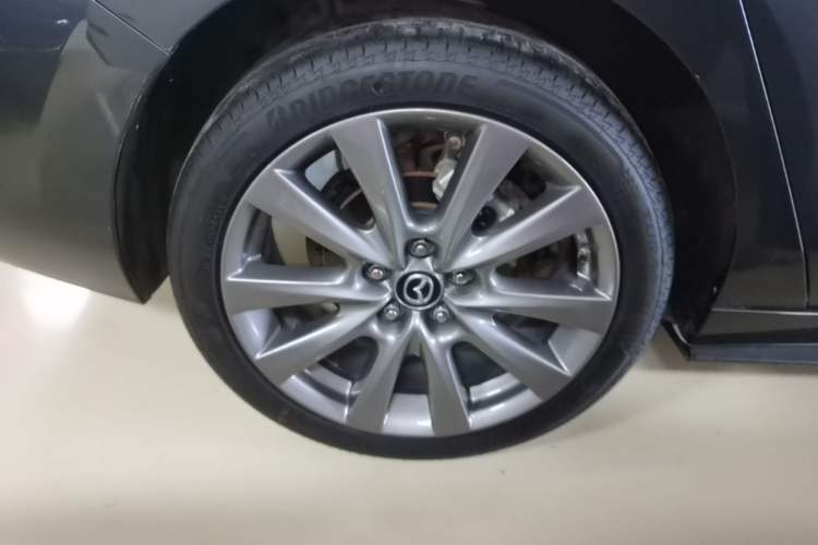 Used Mazda 3 Axela 2020 2.0L Automatic Zhiya Edition Right Rear Wheel Hub