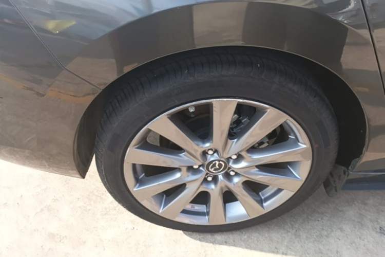 Used Mazda 3 Axela 2020 2.0L Automatic Zhiya Edition Right Rear Wheel Hub