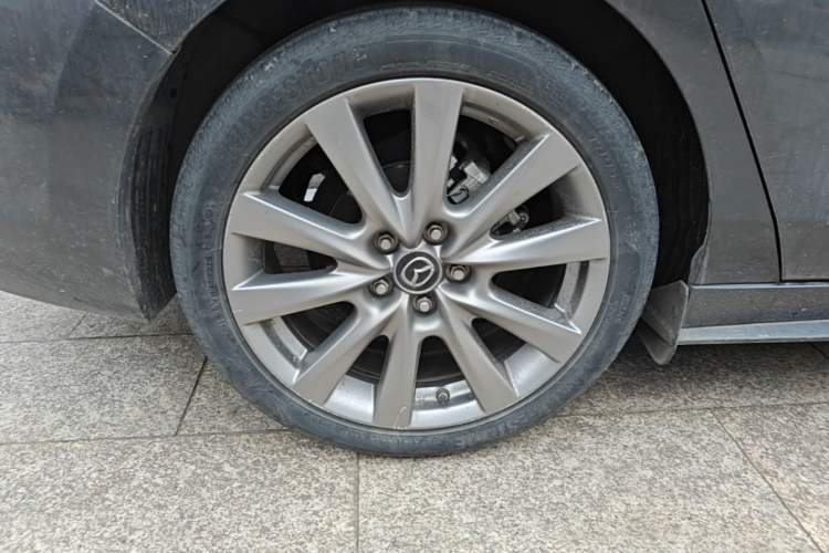 Used Mazda 3 Axela 2020 2.0L Automatic Zhiya Edition Right Rear Wheel Hub