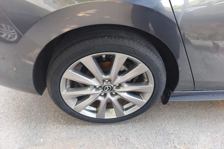 Used Mazda 3 Axela 2020 2.0L Automatic Zhiya Edition Right Rear Wheel Hub