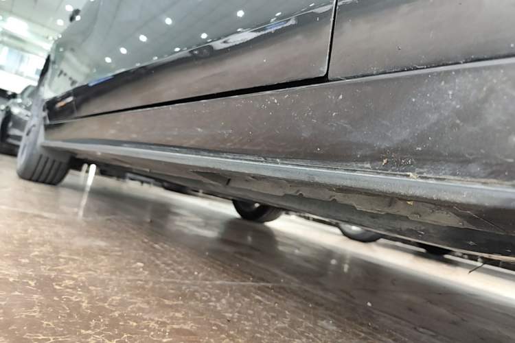 Used Mazda 3 Axela 2020 2.0L Automatic Luxury Version Right Side Sill