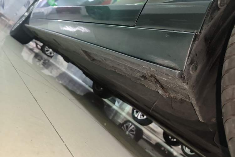 Used Mazda 3 Axela 2020 2.0L Automatic Zhiya Edition Right Side Sill