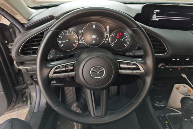 Used Mazda 3 Axela 2020 1.5L Automatic Luxury Version Steering Wheel