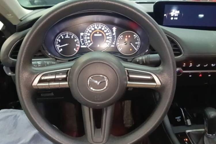 Used Mazda 3 Axela 2020 1.5L Automatic ZhiMei Edition Steering Wheel