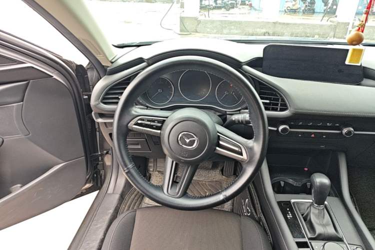 Used Mazda 3 Axela 2020 1.5L Automatic ZhiMei Edition Steering Wheel