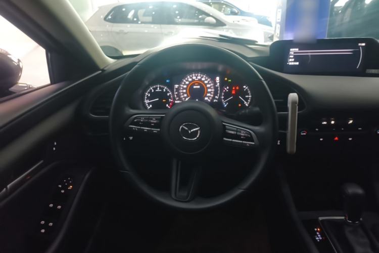 Used Mazda 3 Axela 2020 1.5L Automatic Luxury Version Steering Wheel