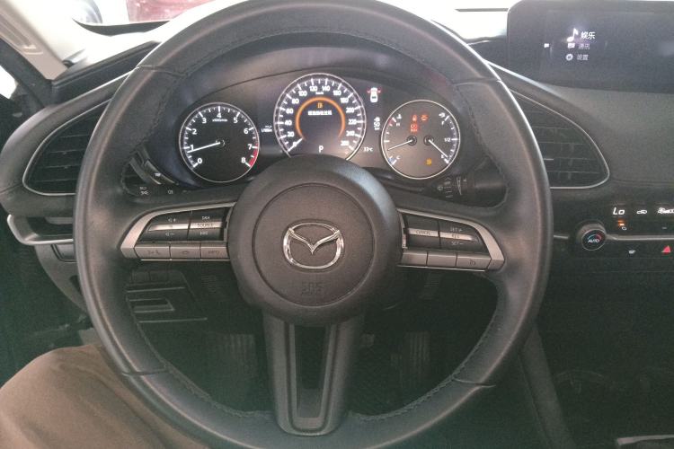 Used Mazda 3 Axela 2020 1.5L Automatic Luxury Version Steering Wheel