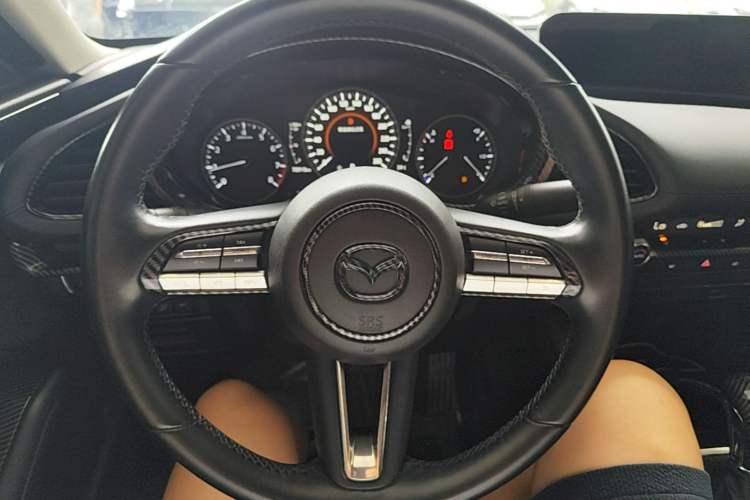 Used Mazda 3 Axela 2020 2.0L Automatic Luxury Version Steering Wheel