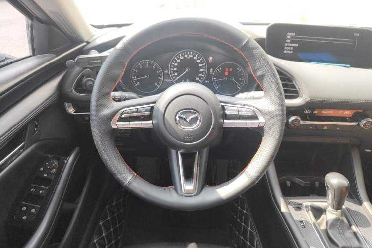 Used Mazda 3 Axela 2020 2.0L Automatic Luxury Version Steering Wheel
