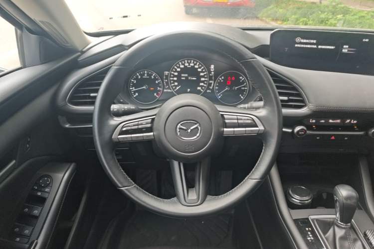 Used Mazda 3 Axela 2020 1.5L Automatic Luxury Version Steering Wheel