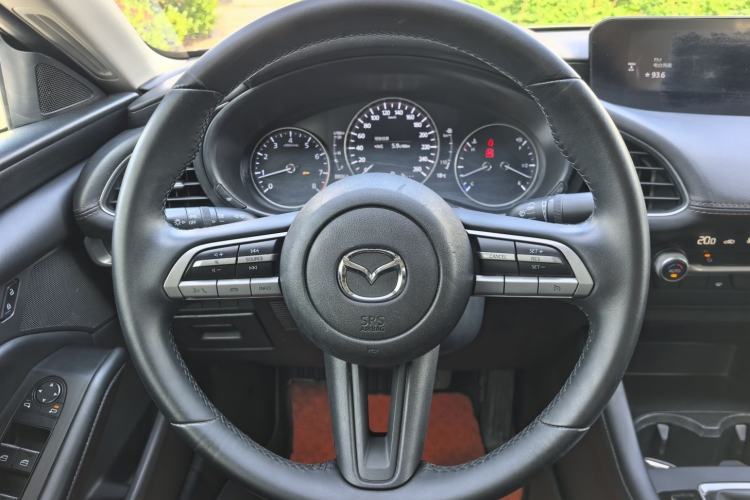 Used Mazda 3 Axela 2020 1.5L Automatic Luxury Version Steering Wheel