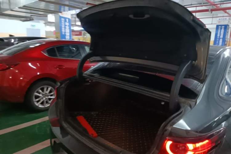 Used Mazda 3 Axela 2020 2.0L Automatic Zhiya Edition Trunk