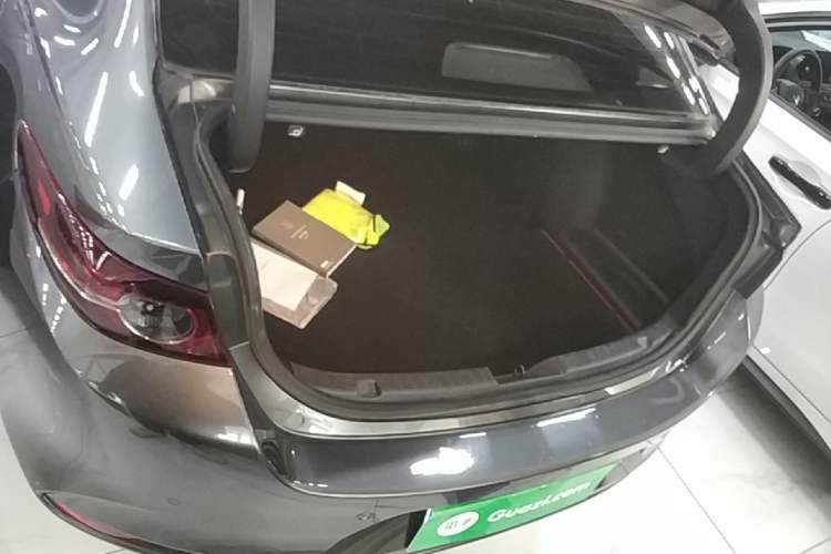 Used Mazda 3 Axela 2020 1.5L Automatic ZhiMei Edition Trunk