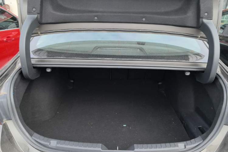 Used Mazda 3 Axela 2020 1.5L Automatic ZhiMei Edition Trunk