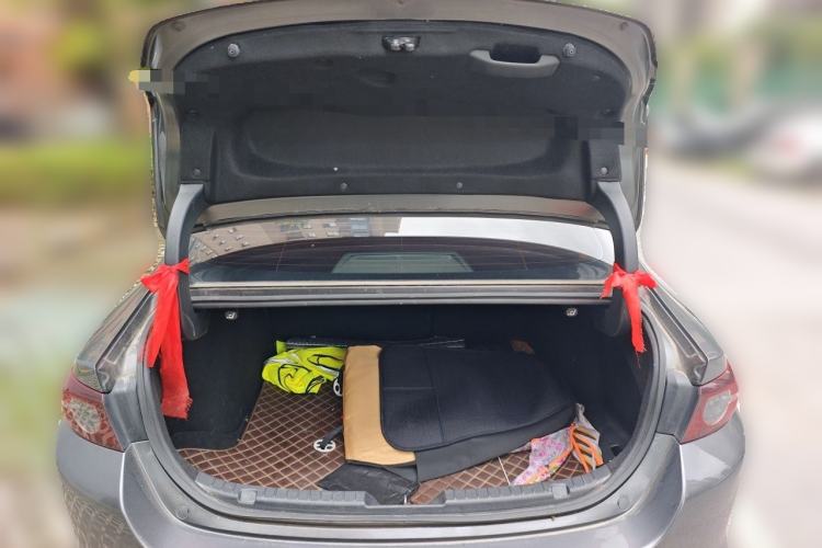 Used Mazda 3 Axela 2020 2.0L Automatic ZhiXuan Edition Trunk