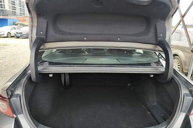Used Mazda 3 Axela 2020 2.0L Automatic Zhiya Edition Trunk