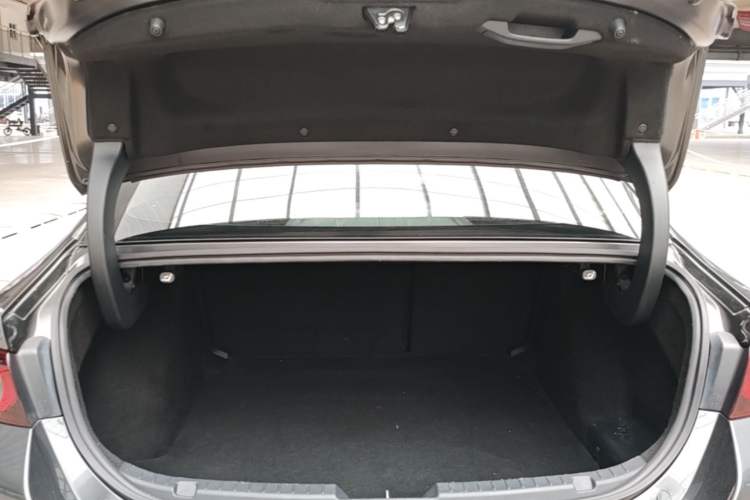 Used Mazda 3 Axela 2020 2.0L Automatic Zhiya Edition Trunk