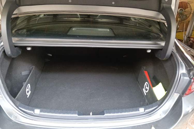 Used Mazda 3 Axela 2020 1.5L Automatic Luxury Version Trunk