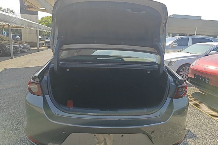 Used Mazda 3 Axela 2020 1.5L Automatic Luxury Version Trunk